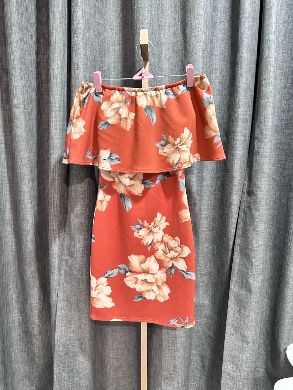 ❤️❤️BLVD Coral Off-Shoulder Floral Midi Dress